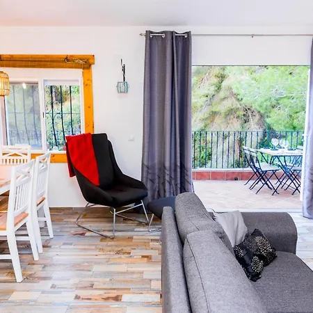 Azor Apartment Balcon Al Mar Lägenhet *